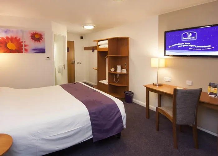 Premier Inn Castleford - Xscape, M62, Jct 32