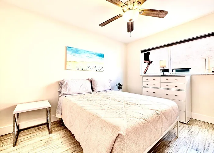 2Bd 1Ba Sunset 2 3Mins To Beach!