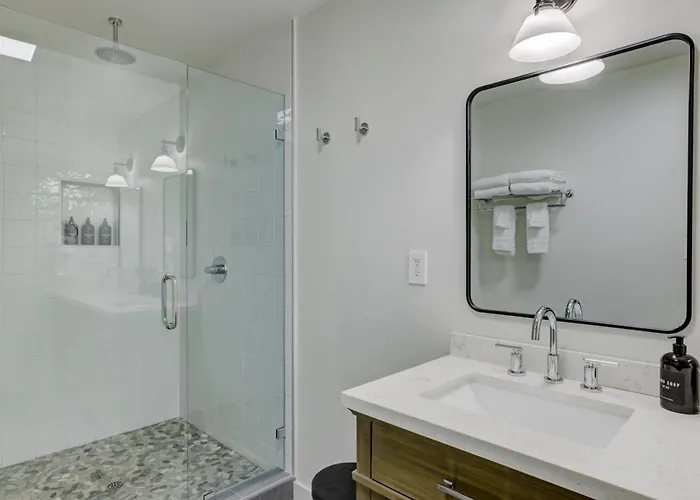South Lake Chalet, A Zenstay Hotel
