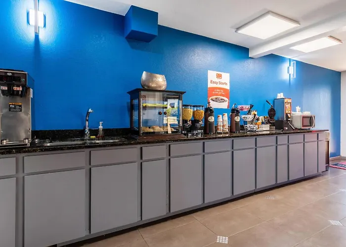 Econo Lodge Inn & Suites Enid South