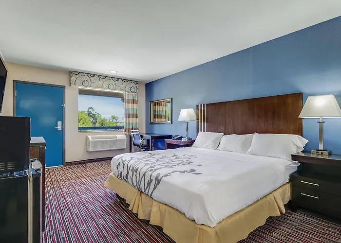 Econo Lodge Inn & Suites Enid South