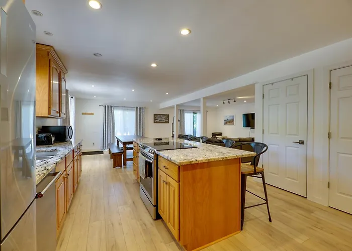 1 Mi To Tunnel Park: Holland Home W/ Fire Pit