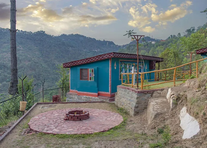 A Kasauli Ggaon By Echor