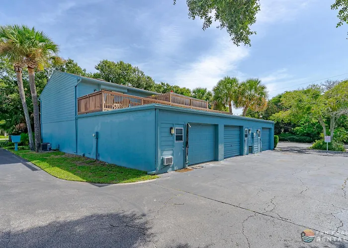 Dog Friendly Home By Flagler Avenue! Fenced Yard And Garage! Walk To The Beach!