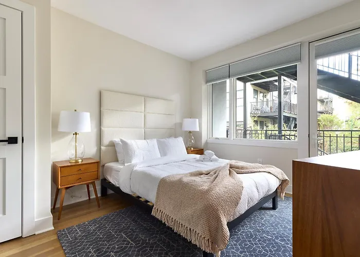 Sunny 2Br Loft • Work Relax Minutes To Nyc