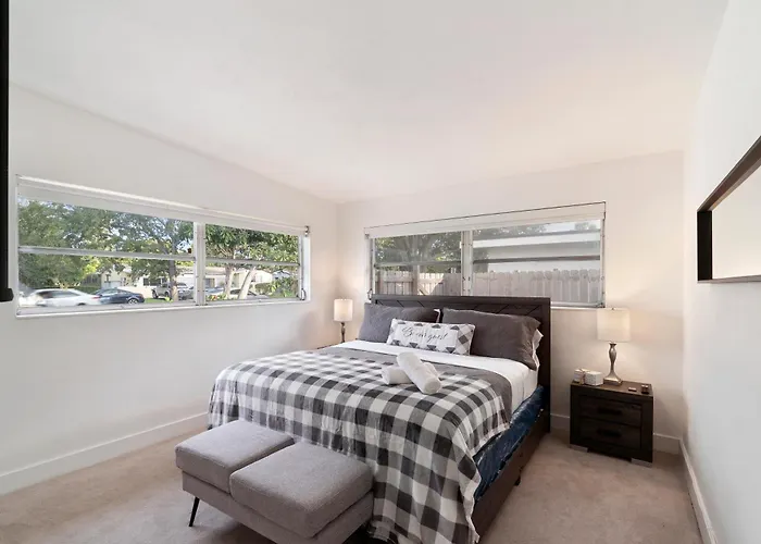 Miami Villa With Heated Pool Luxury Stay