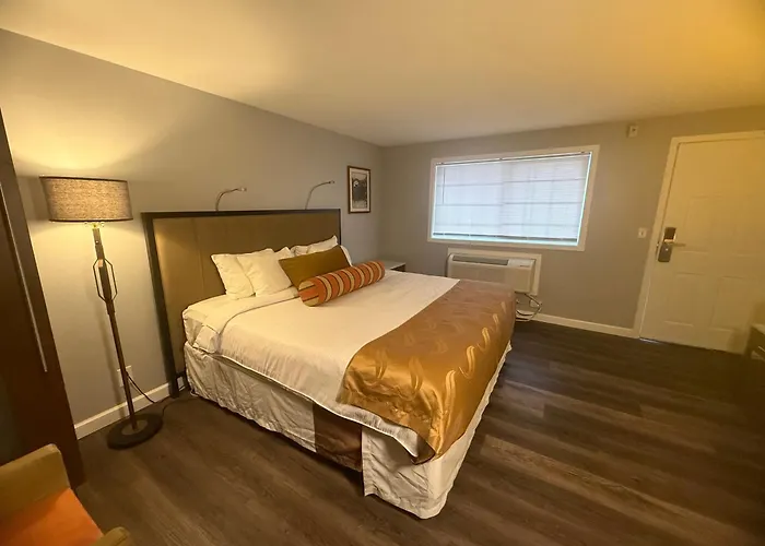 Naval Suites By Fairbridge