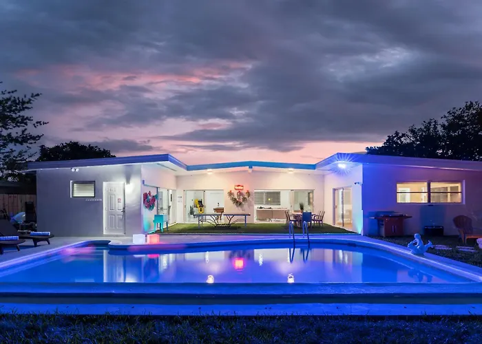 Miami Villa With Heated Pool Luxury Stay