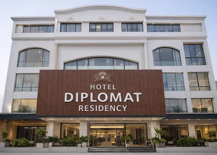 Hotel Diplomat Residency