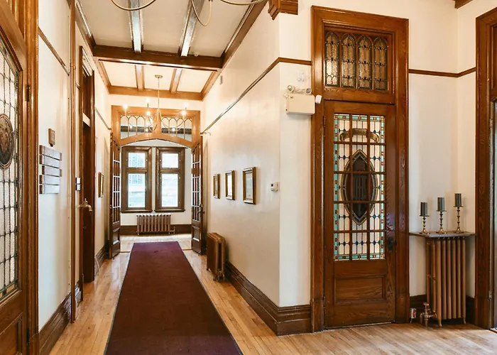 Hotel Chateau Cran Chaud Chicoutimi