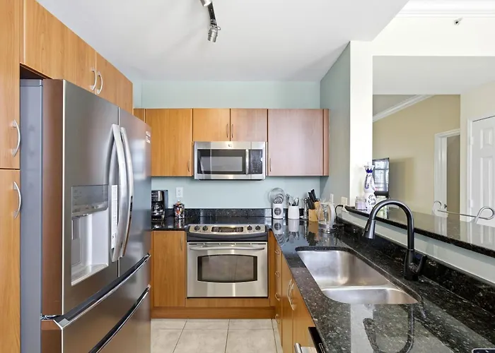 Spacious 3Br 3Ba With King Bed & Amazing Pools Near Intercoastal, Lantana Beach, Fl