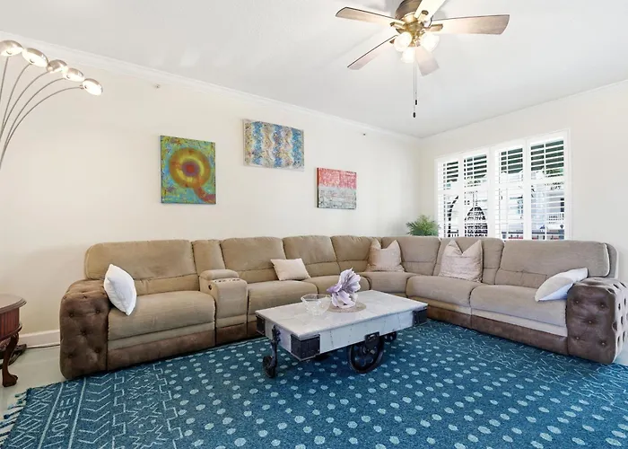 Spacious 3Br 3Ba With King Bed & Amazing Pools Near Intercoastal, Lantana Beach, Fl