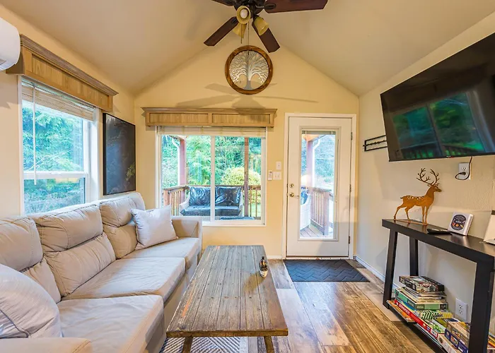Elkcreek Inn Creekside Tiny Home