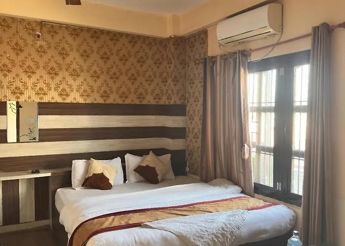 Hotel Opera Deluxe