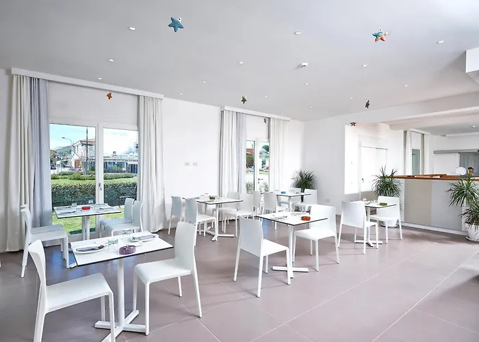 Isa - Hotel With Panoramic Swimming Pool In Porto San Paolo Just 850 Mt From The Sea