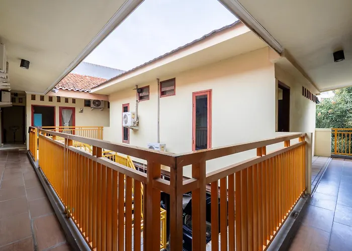 Rehat At Wahidin Guest House