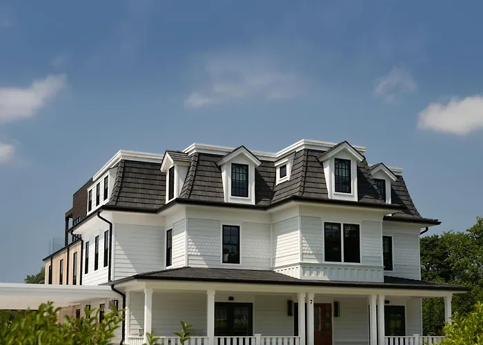 Seven Beach Lane