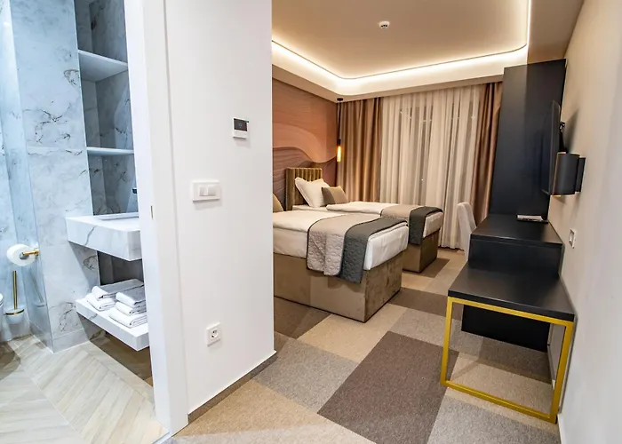Hotel Story