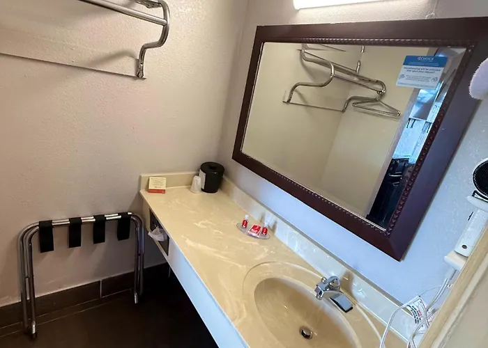 Econolodge Inn