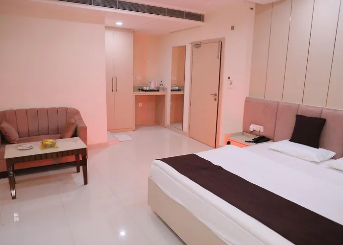 Avadh Hotel & Banquets
