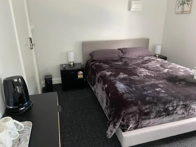 Commercial Hotel Parkes