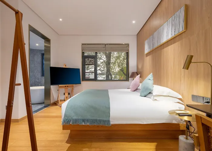 Huazhu Luxury Wuzhen Mushe Shiguang Hot Spring B&B