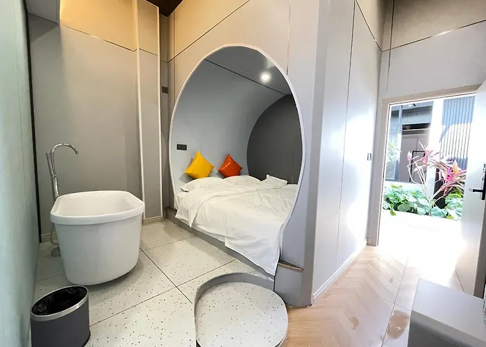 Yanmu Homestay, Yinhai District, Beihai City