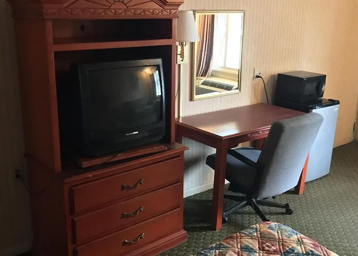 Home Town Inn