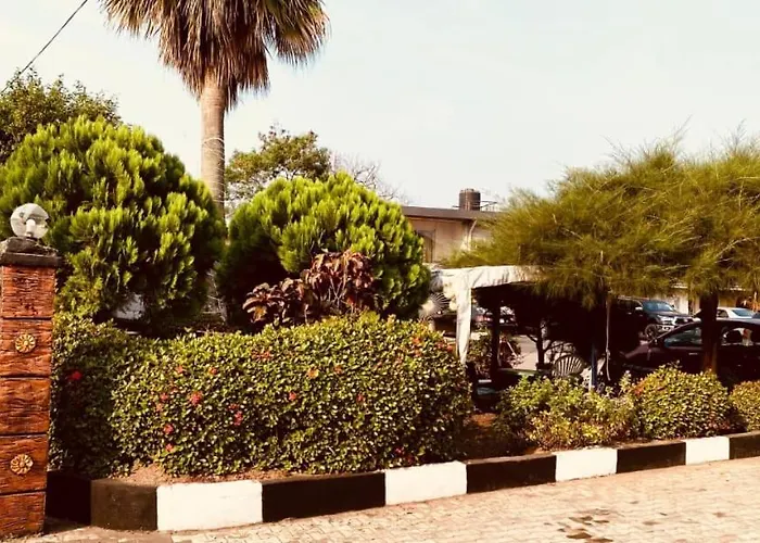 Pinewood Hotel