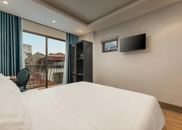 Aurora Hotel & Apartment