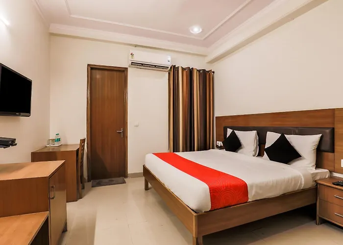 Hotel O Red Carpet Hotels