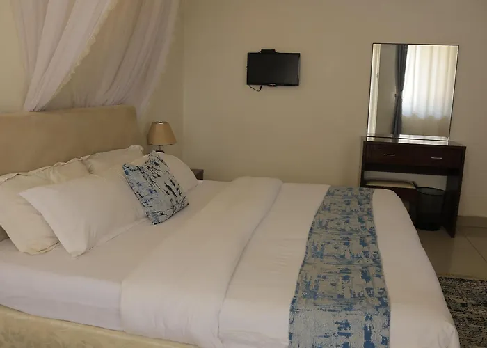 Reinah Tourist Hotel