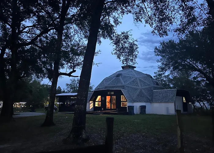 Unique Dome Home - 4Br Getaway - Springs -Daytona - Skydiving