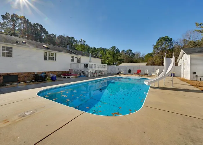 Game Room + Easy Ecu Access: Greenville Getaway