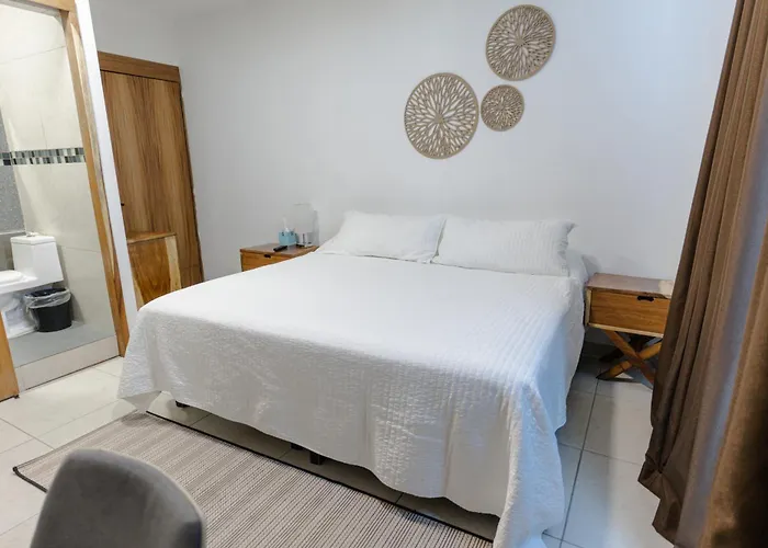 Hotel Punto Oriente Tonala
