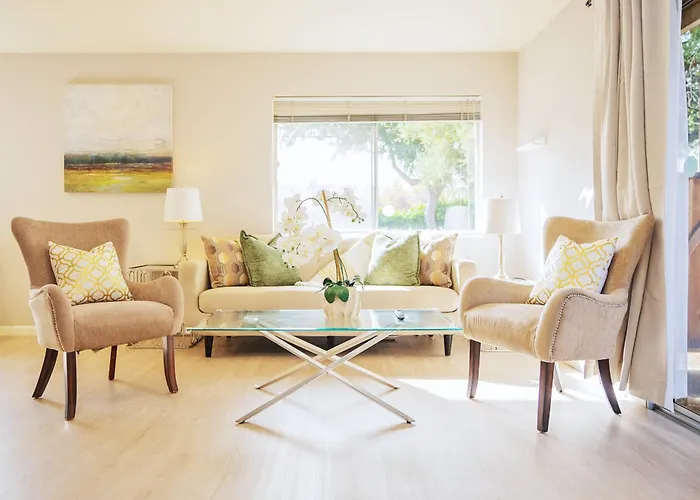 Spacious Mountain View Dt 3Br Gem - Great For Work & Family