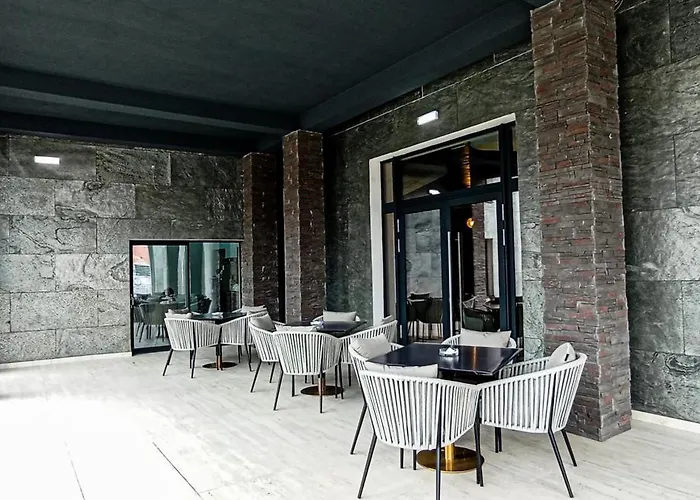 Atrium Hotel
