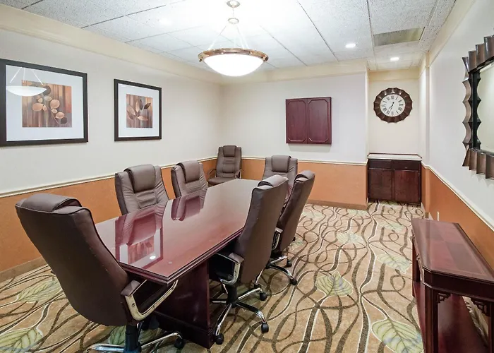 River Bluff Hotel And Conference Center