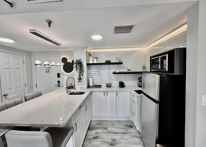 Entire Condo Near Universal Studios In Orlando - Free Resort Access