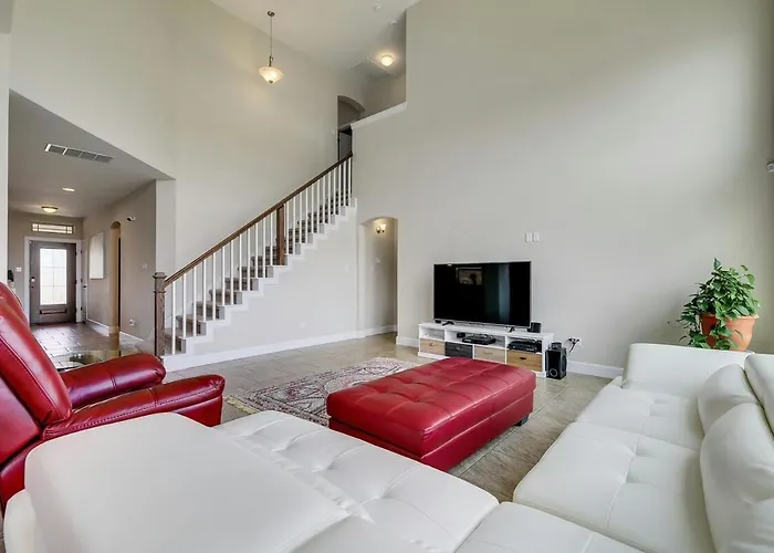 Tesla District Stay - Private Room - Wifi Plus Parking