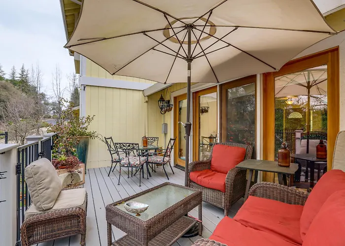 Hot Tub & Huge Patio: Home 5 Mi To Old Town Auburn