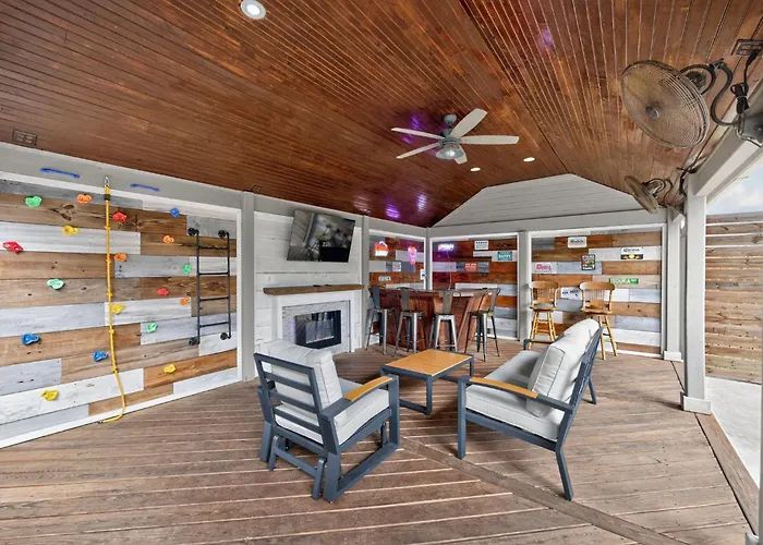 Conroe Family-Friendly 4Br Home With Game Room, Covered Patio & Playset