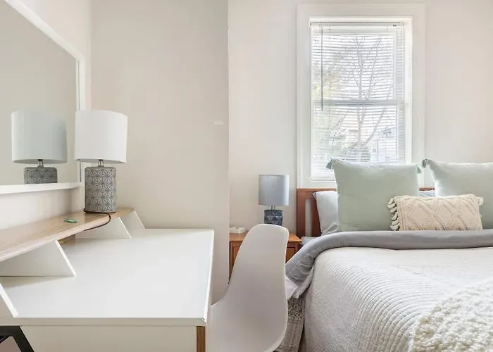 Family Friendly Home In Trolley Square