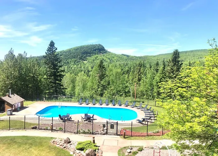 3Br Ski-In/Ski-Out Townhome | In-Unit Sauna