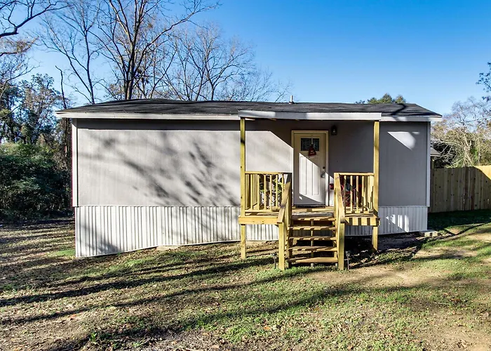 1 Mi To Dtwn Enterprise: Pet-Friendly Home W/ Yard