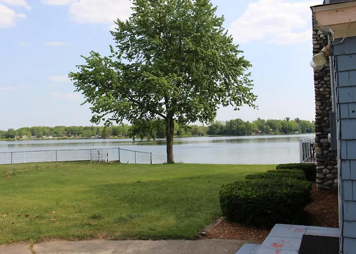 Pet-Friendly Cozy Lake Cottage And Kayaks!