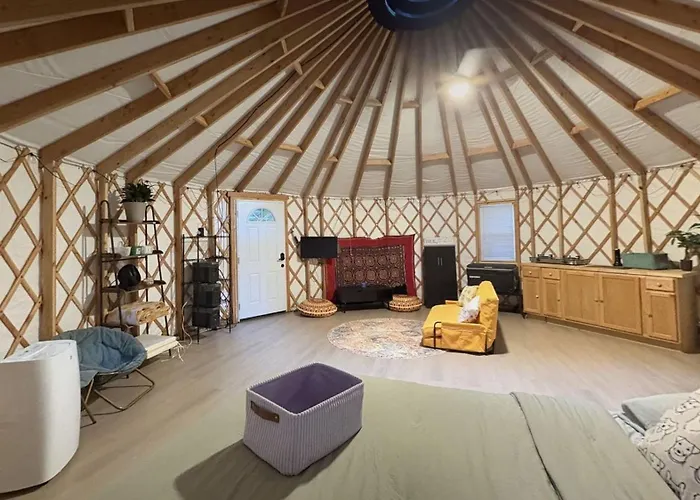 Peaceful Off-Grid Yurt Farm Stay With Modern Comforts - Optional Farm Breakfast