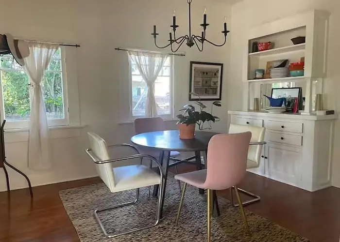 Charming Boho Pasadena Cottage Near Rose Bowl