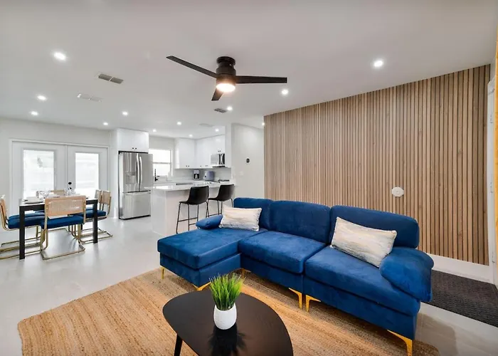 Downtown Home With Basketball, Firepit And Just 20 Miles To Disney