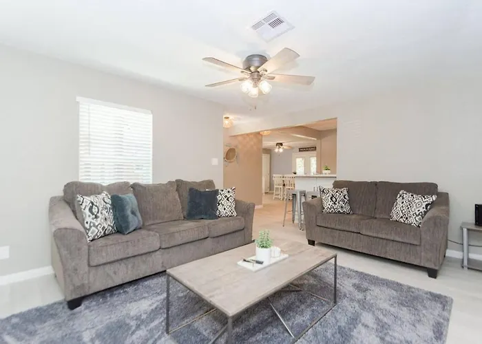Bay Breeze Escape - 3Br Home With Game Room, Huge Backyard, Patio & Minutes From Boardwalk